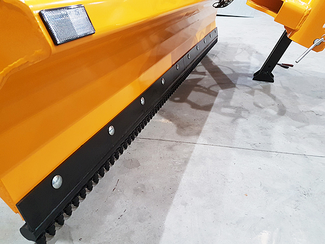 Grader-Nytek-Pin-Blade.jpg