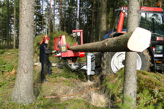 Tractor-forest-processor-Hypro-300-10-most-group.jpg