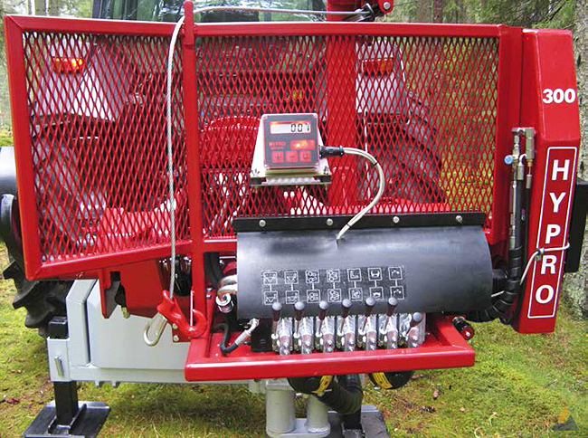 Tractor-forest-processor-Hypro-300-104-most-group.jpg