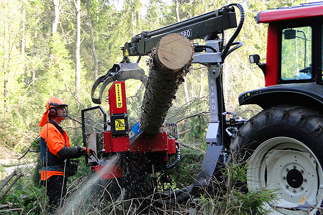 Tractor-forest-processor-Hypro-450-XL-06-most-group.jpg