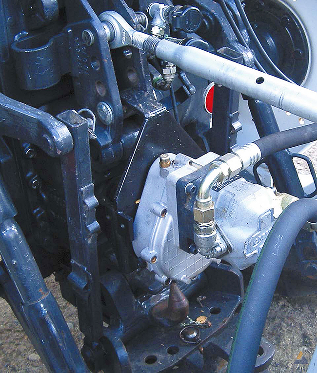 Tractor-forest-processor-Hypro-450-XL-101-most-group.jpg