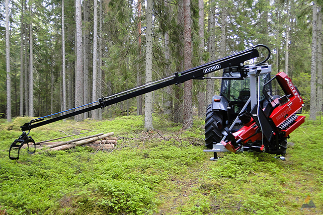 Tractor-forest-processor-Hypro-450-XL-15-most-group.jpg