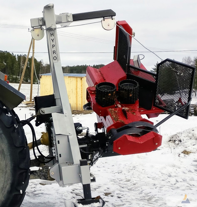 Tractor-forest-processor-Hypro-450-XL-18-most-group.jpg
