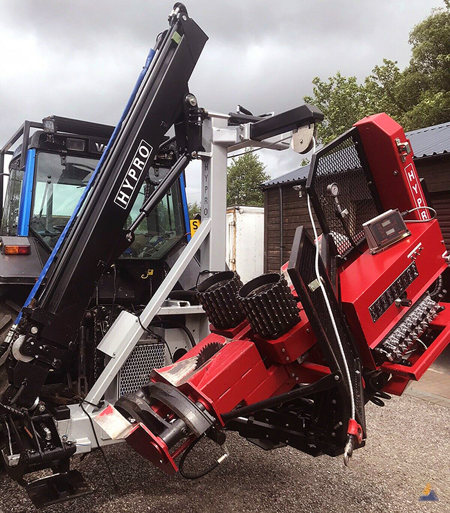 Tractor-forest-processor-Hypro-450-XL-27-most-group.jpg