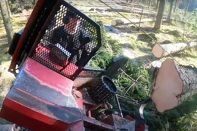 Tractor-forest-processor-Hypro-450-XL-32-most-group.jpg