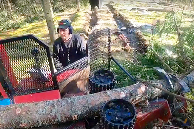 Tractor-forest-processor-Hypro-450-XL-34-most-group.jpg