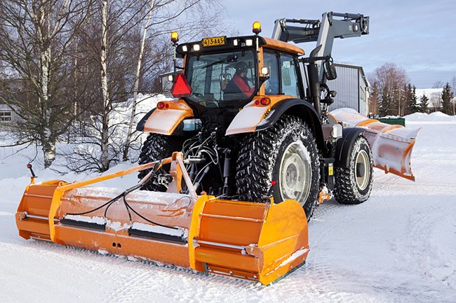 Valtra_T191_FMG_KTA_frontloader_counter_weight.jpg
